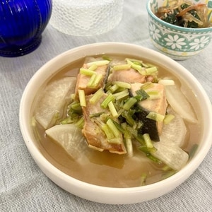 塩鮭と大根のスープ